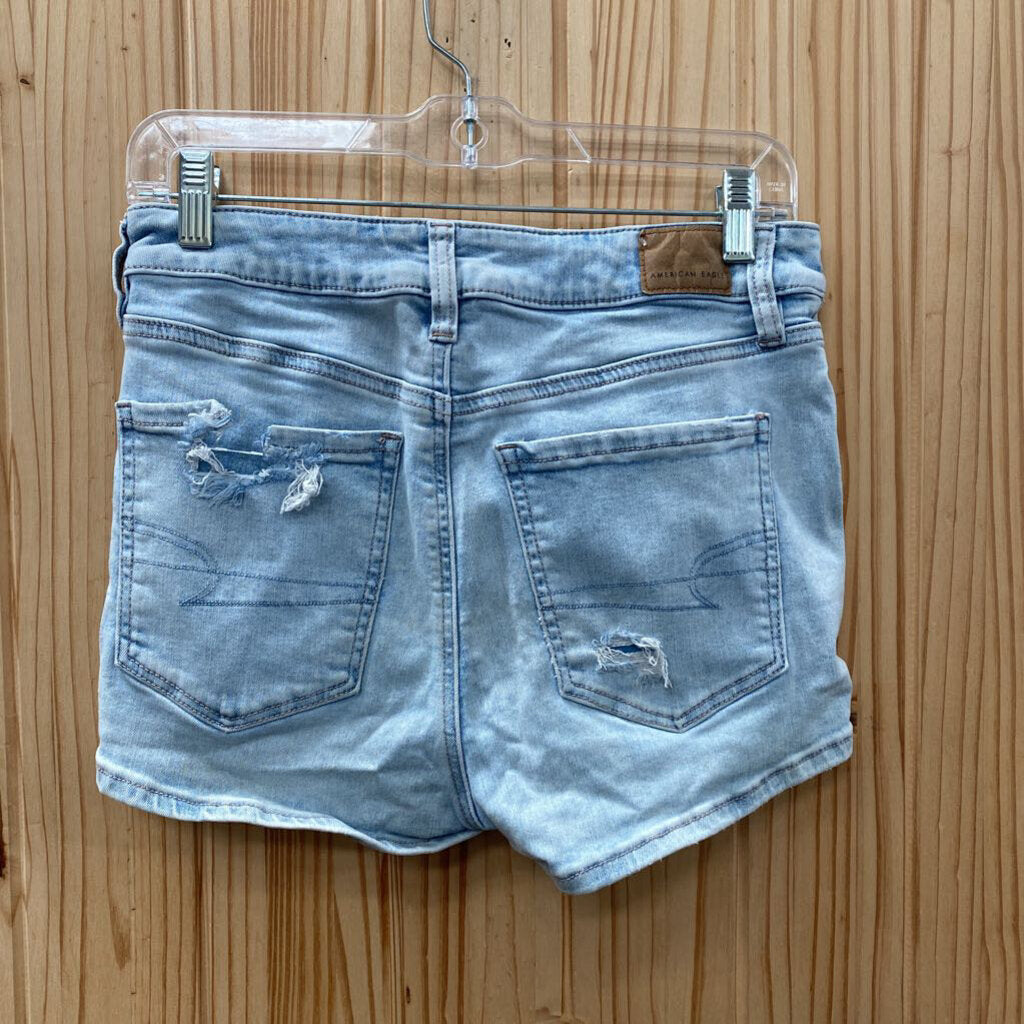 WOMENS AMERICAN EAGLE LT DENIM DIST. JEAN SHORTS 6