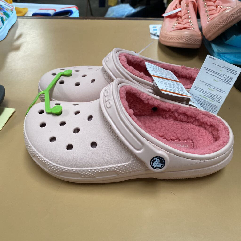 WOMENS CROCS MAUVE 7 NEW