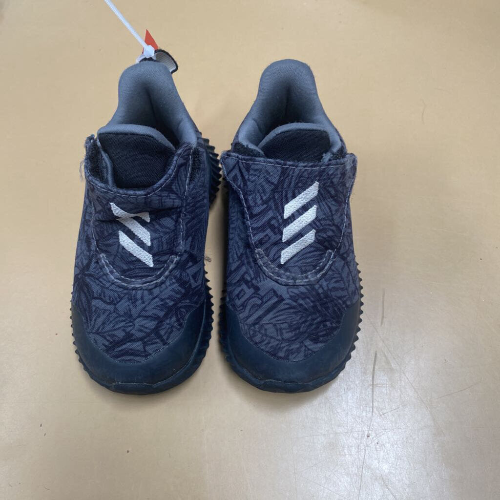 BOYS ADIDAS GREY/BLK 5K