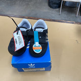 BOYS/GIRLS ADIDAS BLK/SILVER SHOES 4K