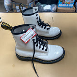 DR. MARTENS WHITE BOOTS 5