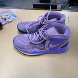 BOYS NIKE KYRIE IRVING HIGH TOPS PURPLE/GOLD 7Y
